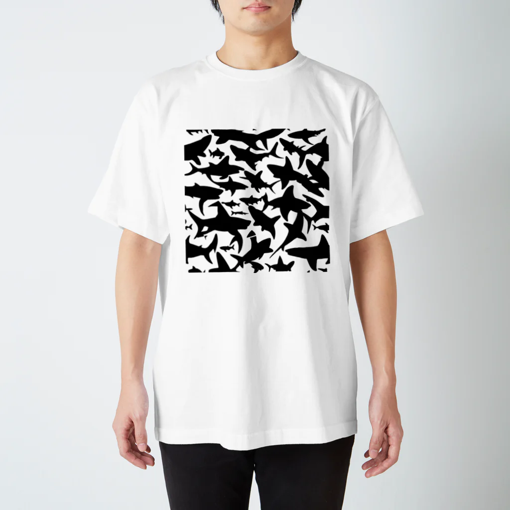 tatsumine33のサメの影 スタンダードTシャツ