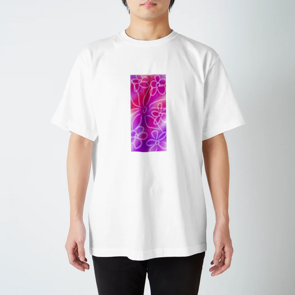 bell_chitanのピンクのお花 Regular Fit T-Shirt