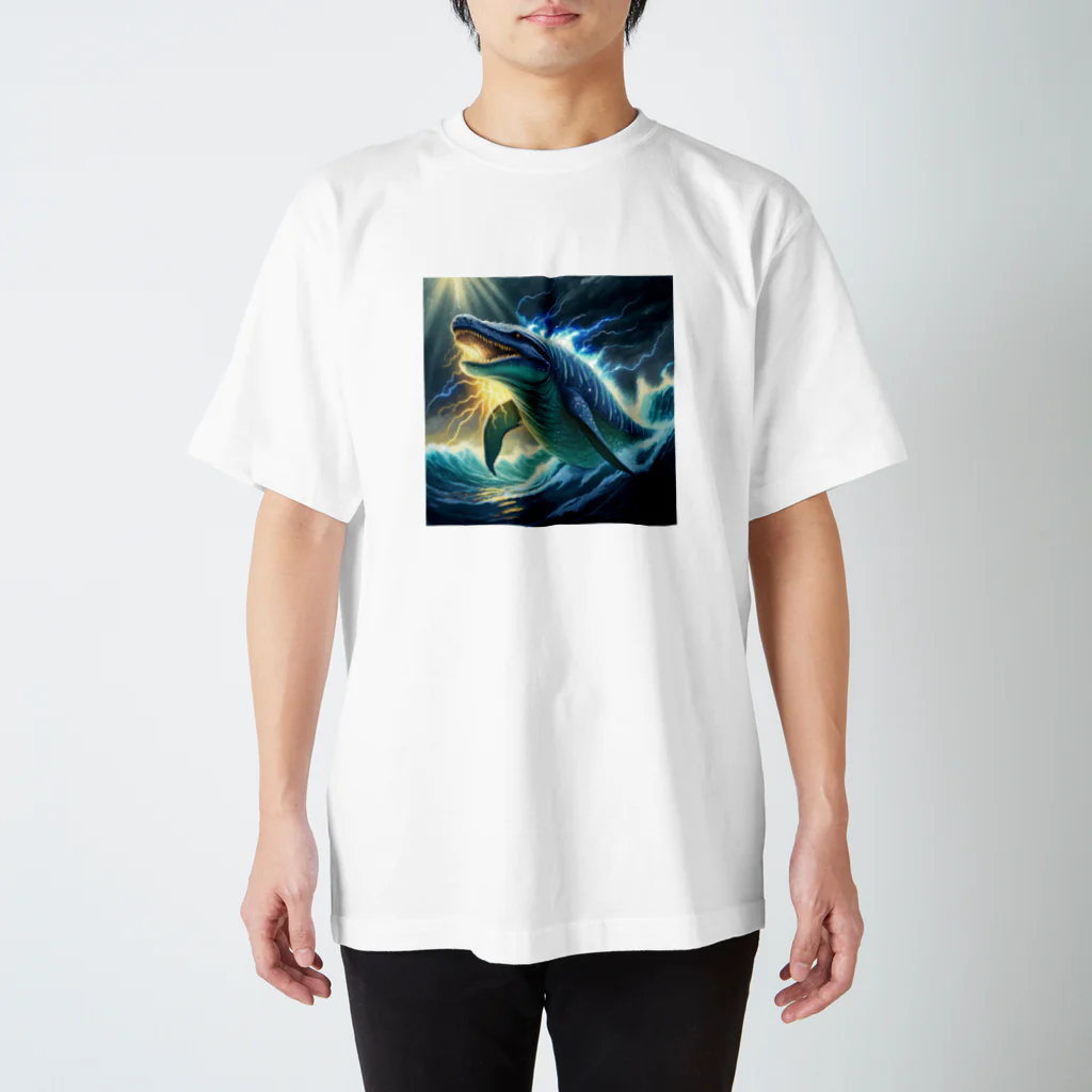 qi6（恐竜グッズ販売中！🦖）の雷を纏いしモササウルス スタンダードTシャツ