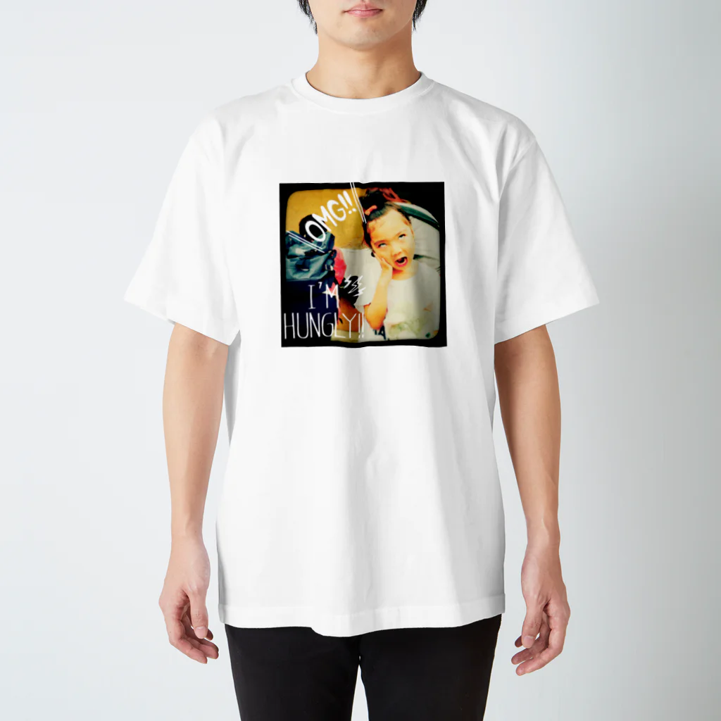 ピーチ基地のハングリーガール Regular Fit T-Shirt