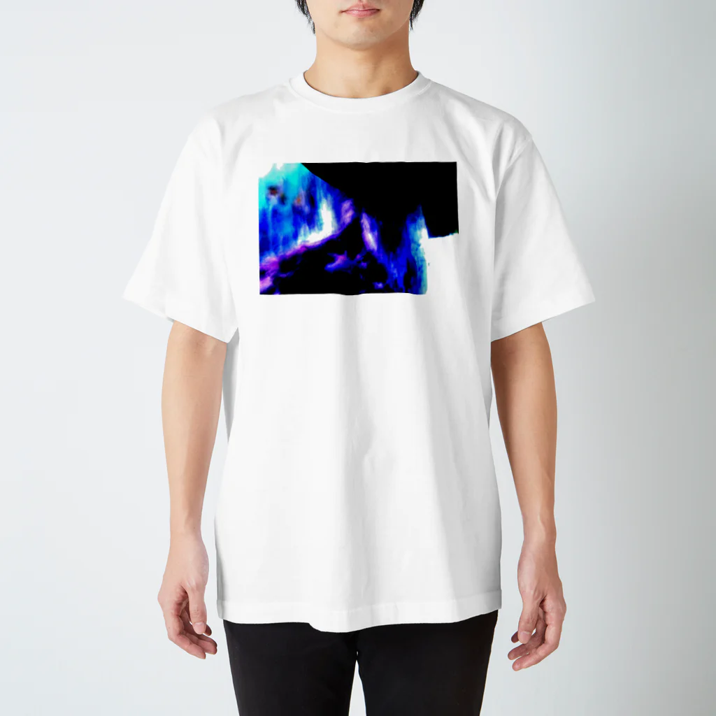 RyoY_ArtWorks_Galleryの増幅する憎悪 Regular Fit T-Shirt