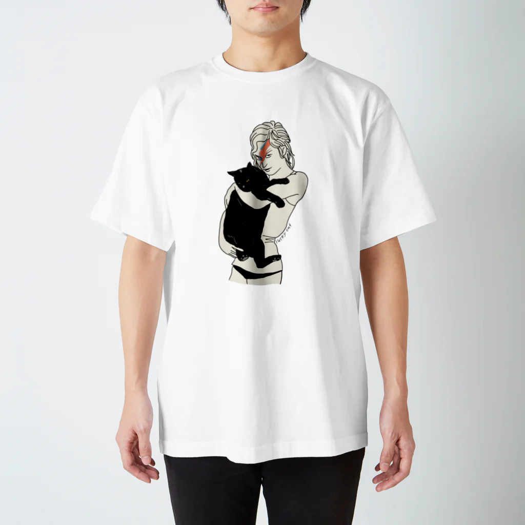 小鳥と映画館のイナズマメイクの女性と黒猫 Regular Fit T-Shirt
