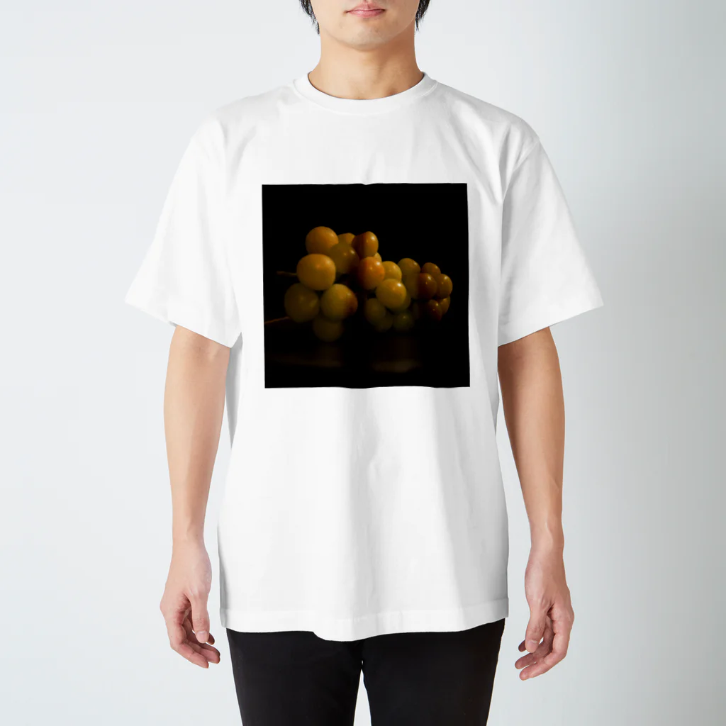 nawonkoの暗い葡萄 Regular Fit T-Shirt