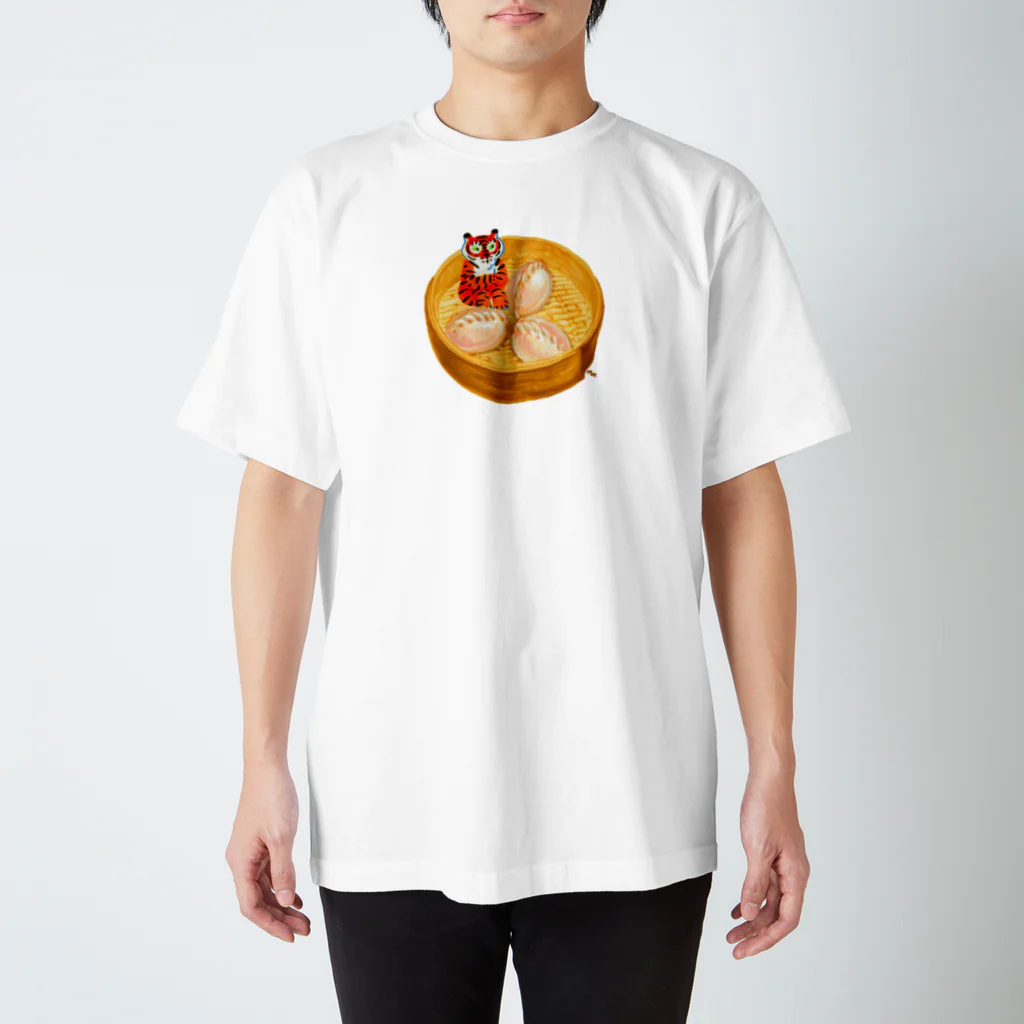 segasworksの餃子とトラちゃん（蒸し餃子） スタンダードTシャツ