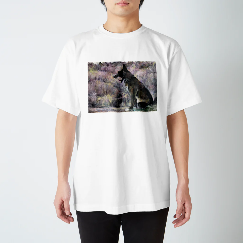 Toshiko’s shopの甲斐犬の大あくび Regular Fit T-Shirt