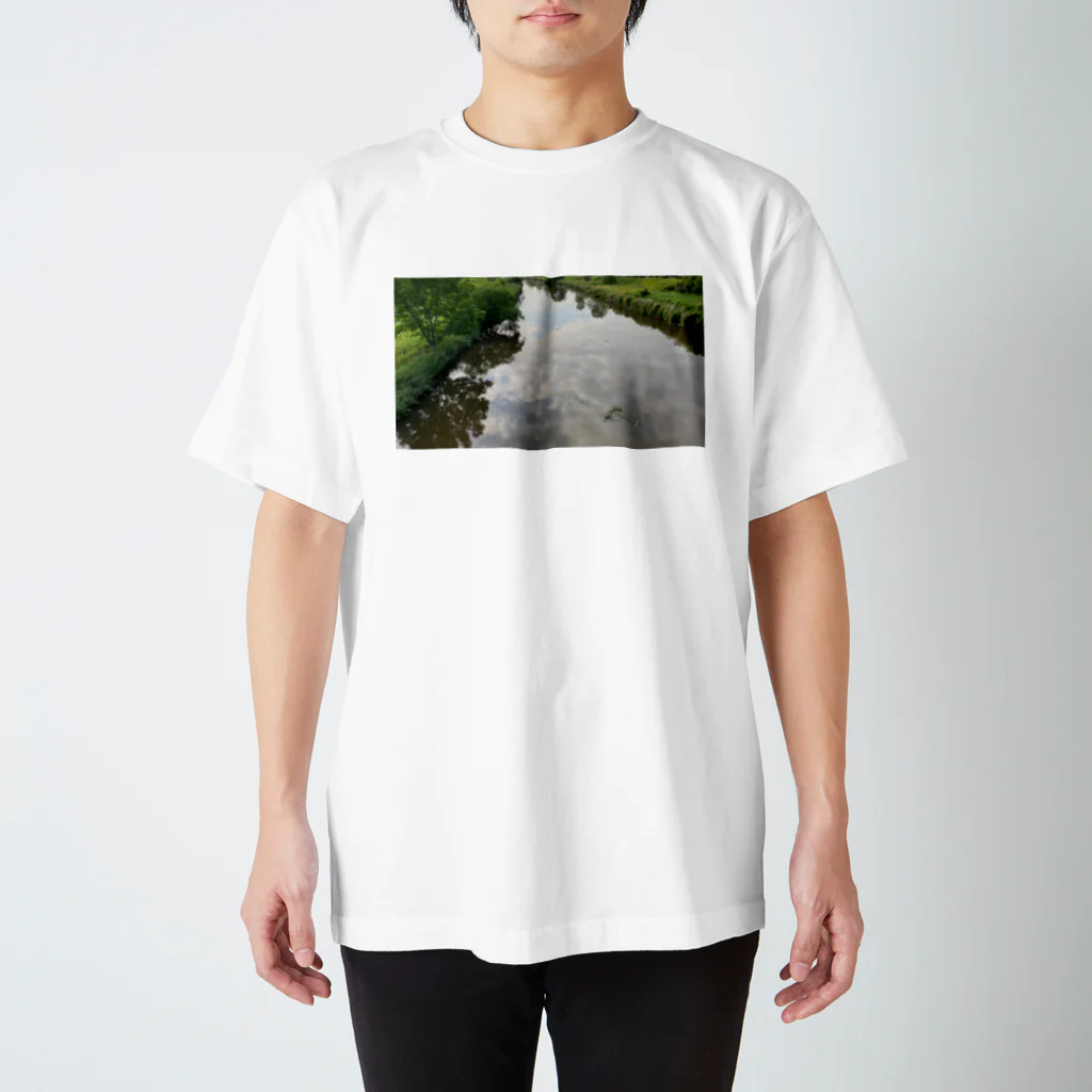 日常をのぞき見してみるの川面 夏の風景 Regular Fit T-Shirt