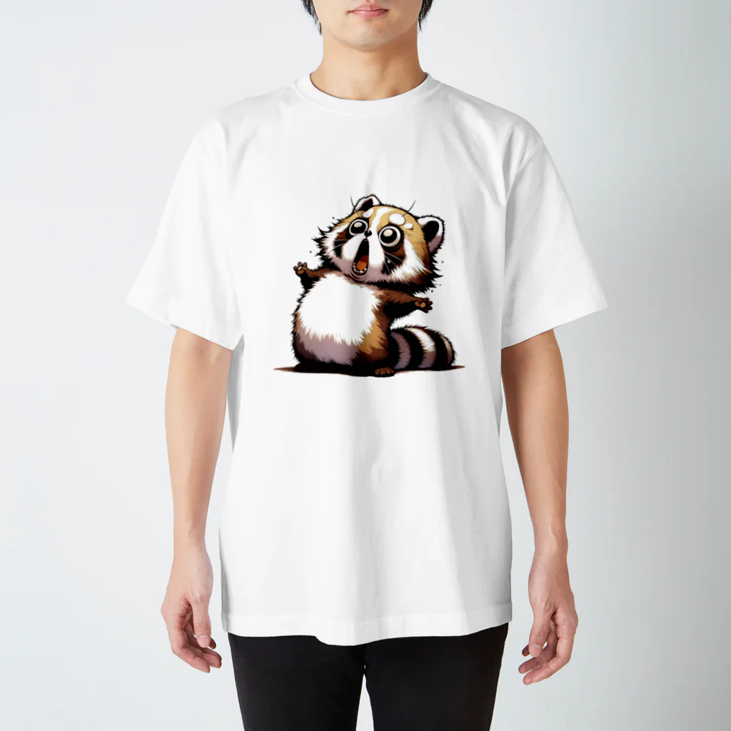 Friendly Faunaの驚きの表情を見せるたぬき！ Regular Fit T-Shirt