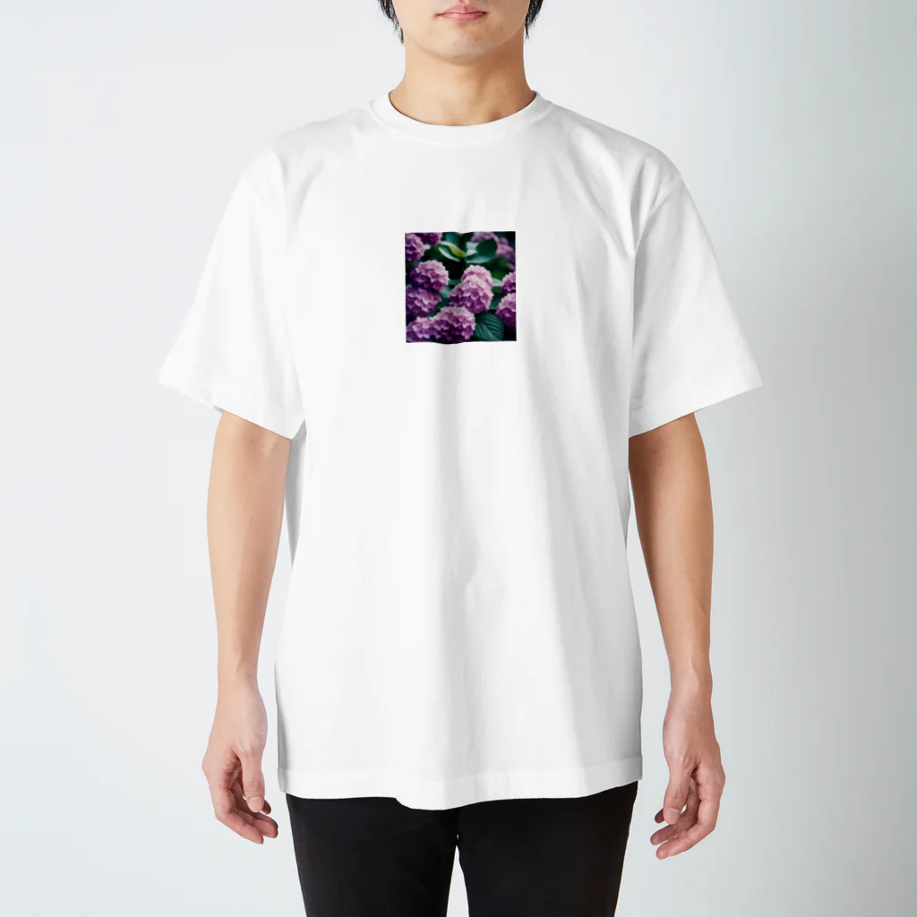 neat55のアジサイの球状の花房 Regular Fit T-Shirt