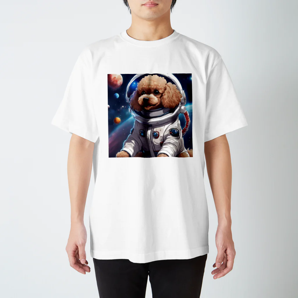 ワンちゃん大好きの宇宙に挑戦するトイプードル Regular Fit T-Shirt