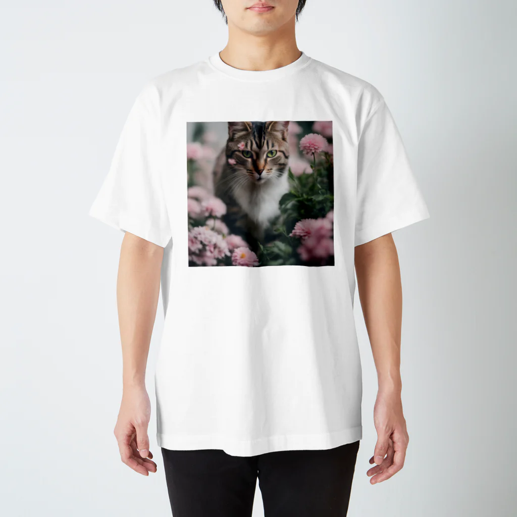 tyu0972の猫と花 Regular Fit T-Shirt