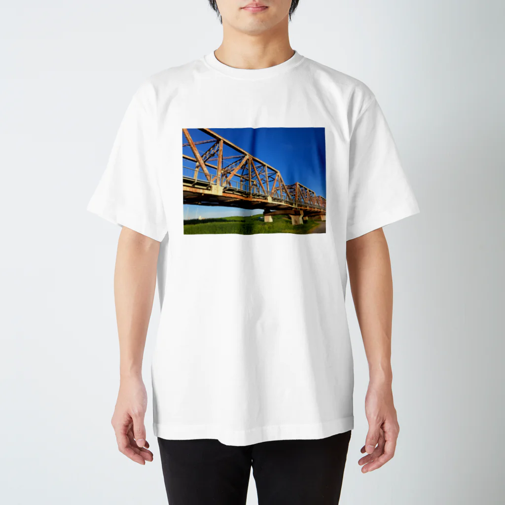 空想ロゴの淀川の風景 赤側鉄橋 スタンダードTシャツ