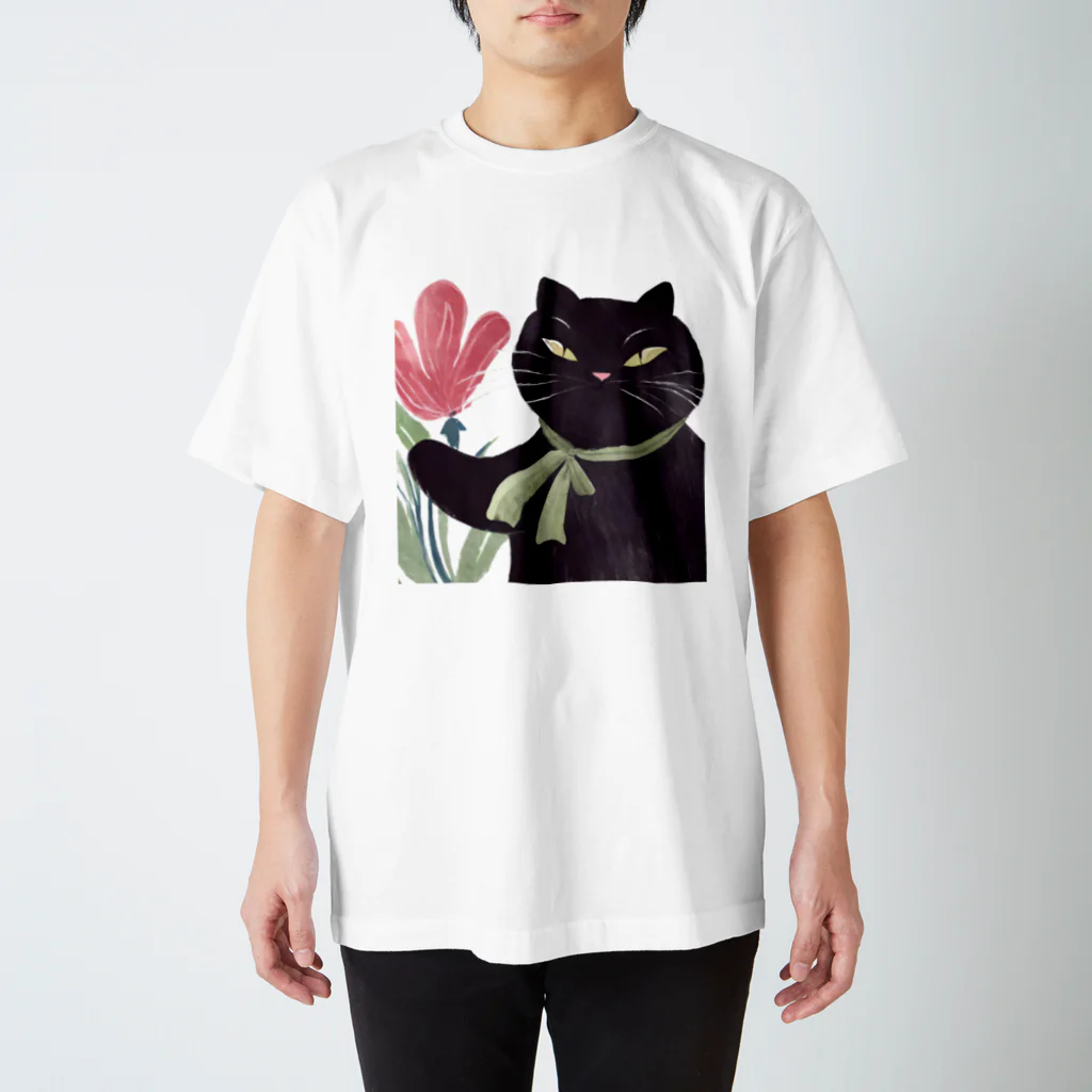 ともちのラクガキ🖍(チーム防衛部)のジェントル黒猫さんTシャツ Regular Fit T-Shirt