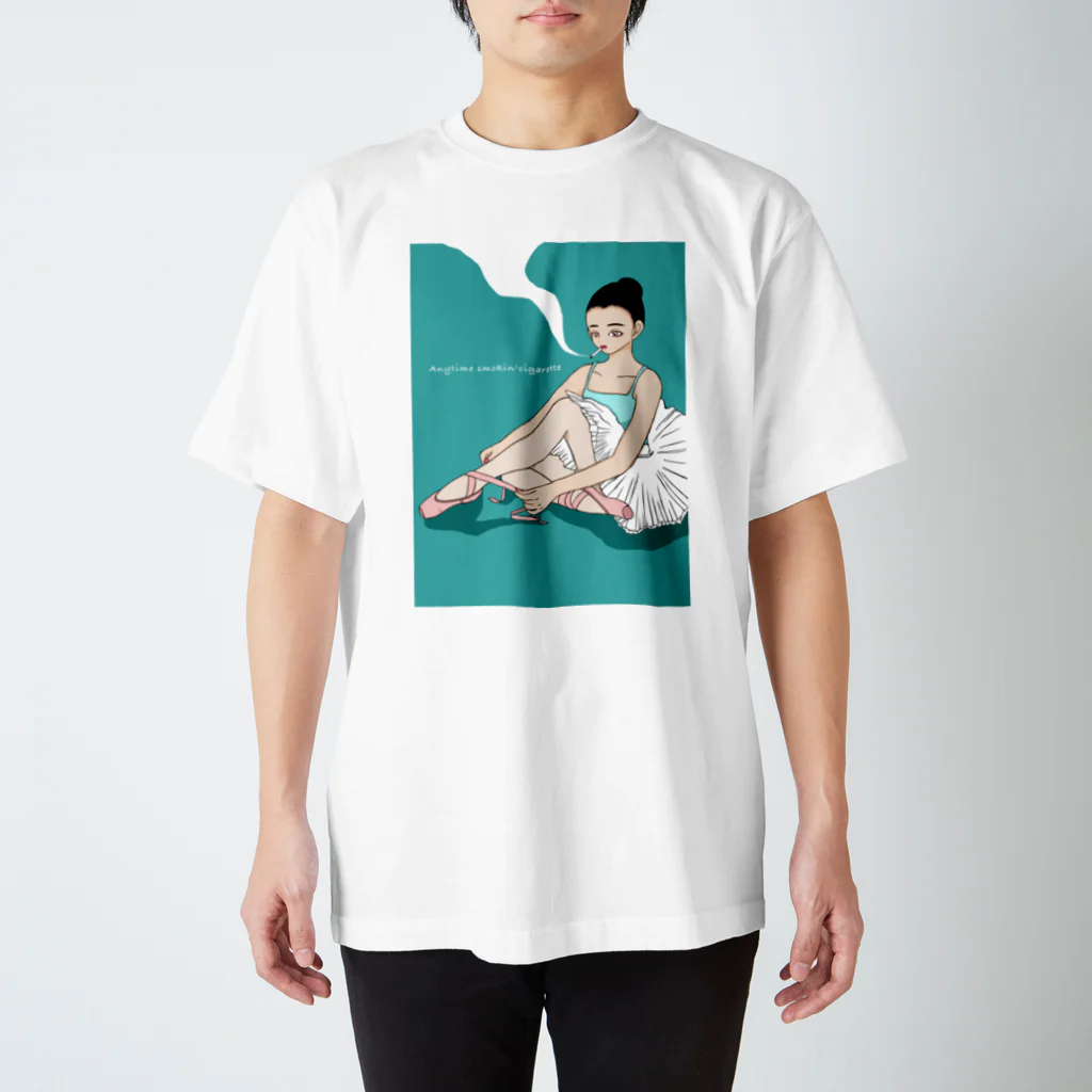 笑う動物のAnytime smokin' cigarette Regular Fit T-Shirt