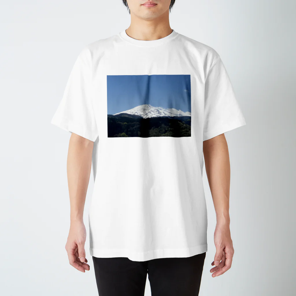 otobokemama06の鳥海山 Regular Fit T-Shirt