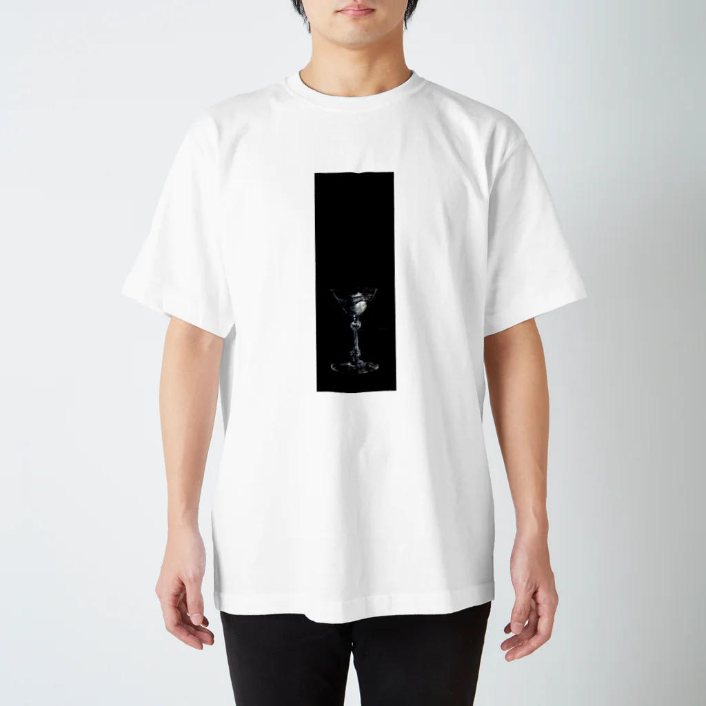 BARサトサキの飲めないカクテルのBARサトサキのマティーニキーホルダー Regular Fit T-Shirt