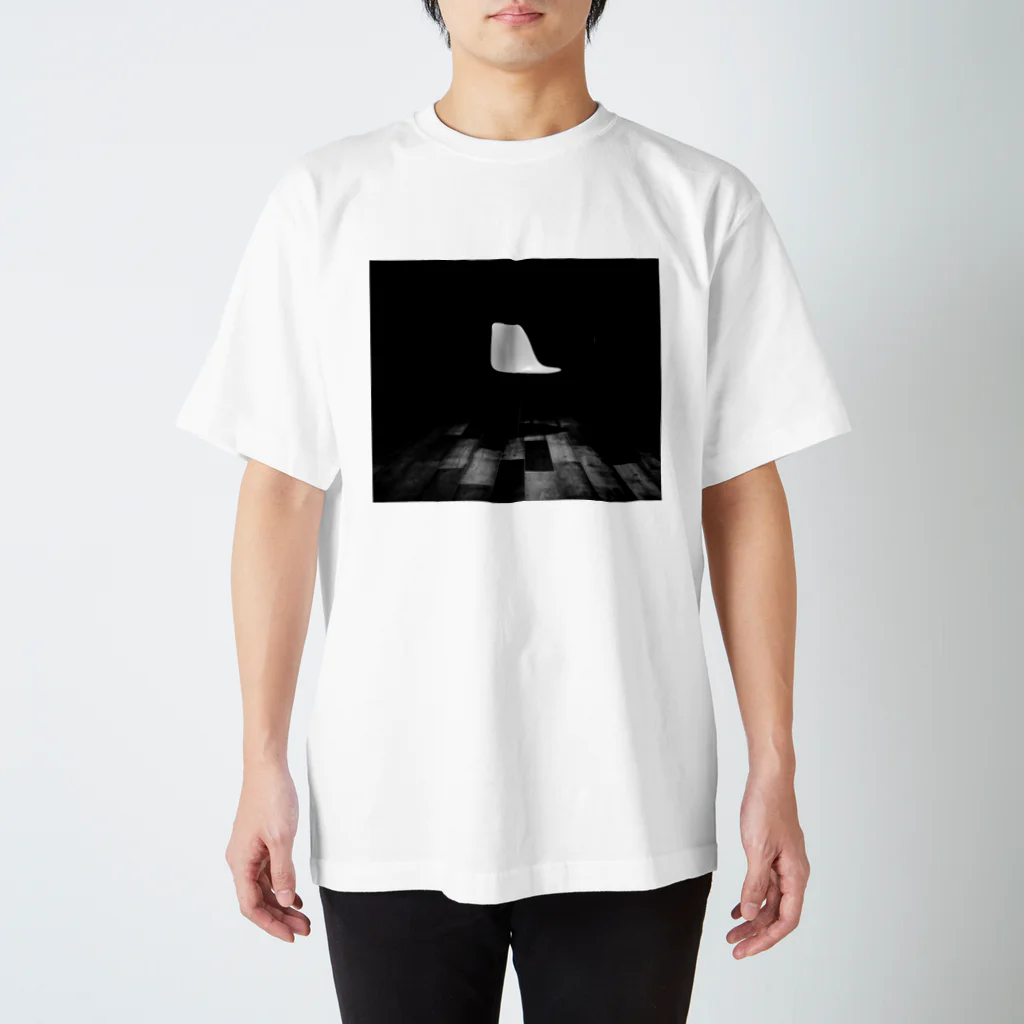 DONUTSのチェア Regular Fit T-Shirt