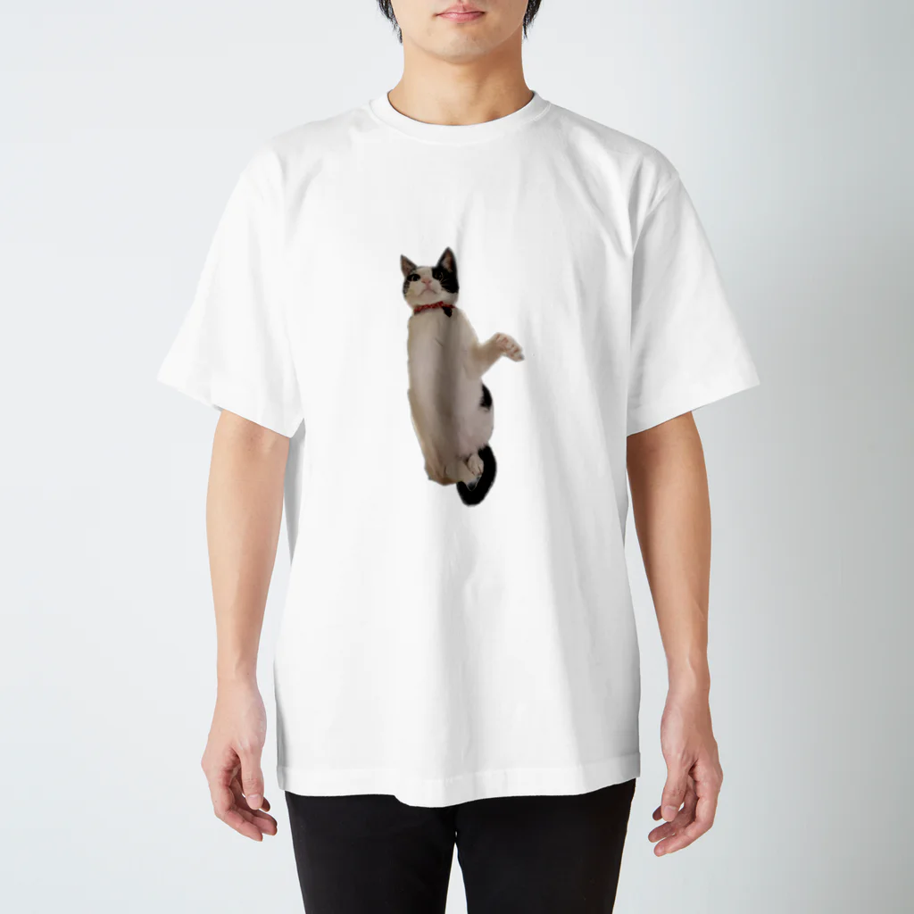 にゃんにゃん工房の出るか！？伝説の左フックにゃん Regular Fit T-Shirt