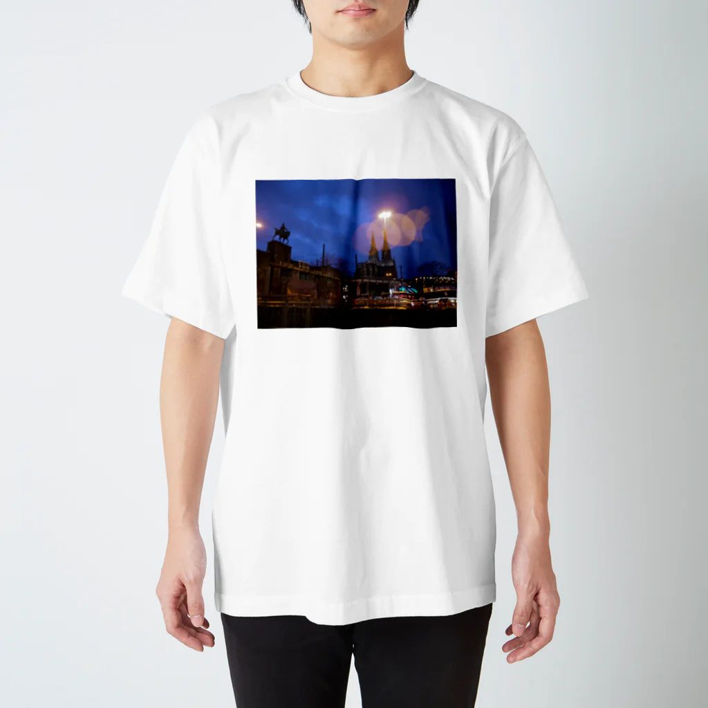 fii_chanのケルンの夜景に惚れる スタンダードTシャツ