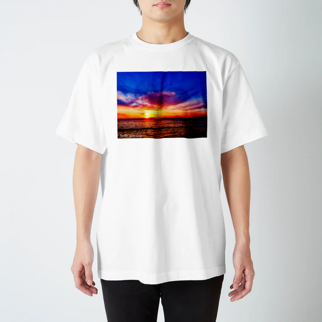 海のアーティスト　belle paysageのbelle paysage 湘南の夕焼け Regular Fit T-Shirt