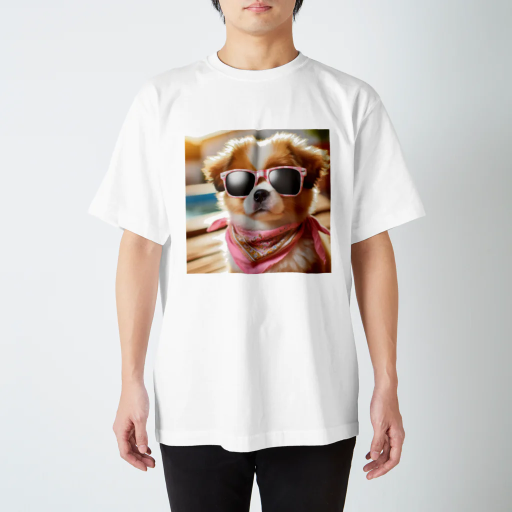 AQUAMETAVERSEのサングラスをかけた、かわいい犬 Marsa 106 Regular Fit T-Shirt