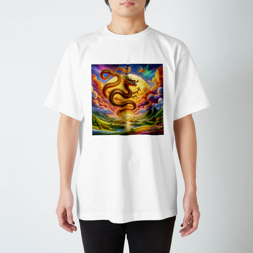 すずらん24の幸運の金の龍！！ Regular Fit T-Shirt