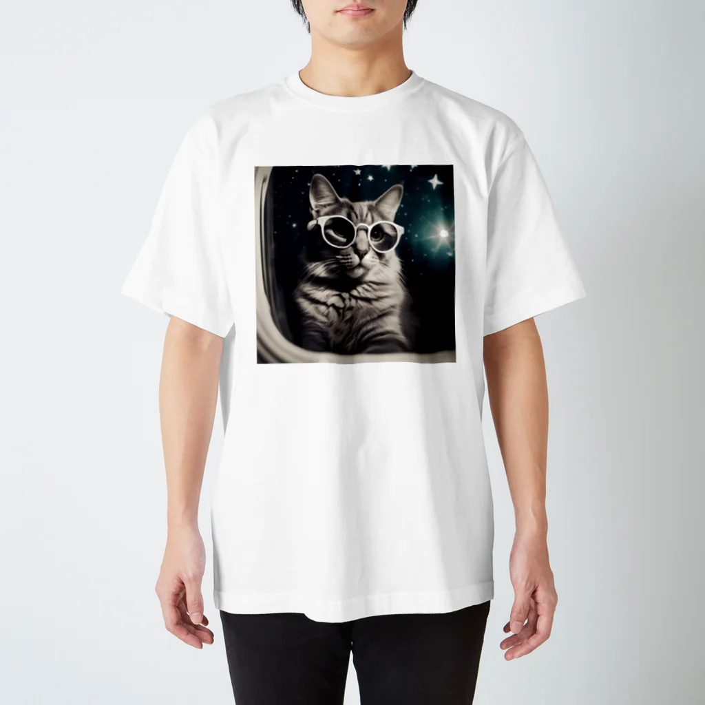 宇宙屋さんの宇宙旅サングラスねこ スタンダードTシャツ