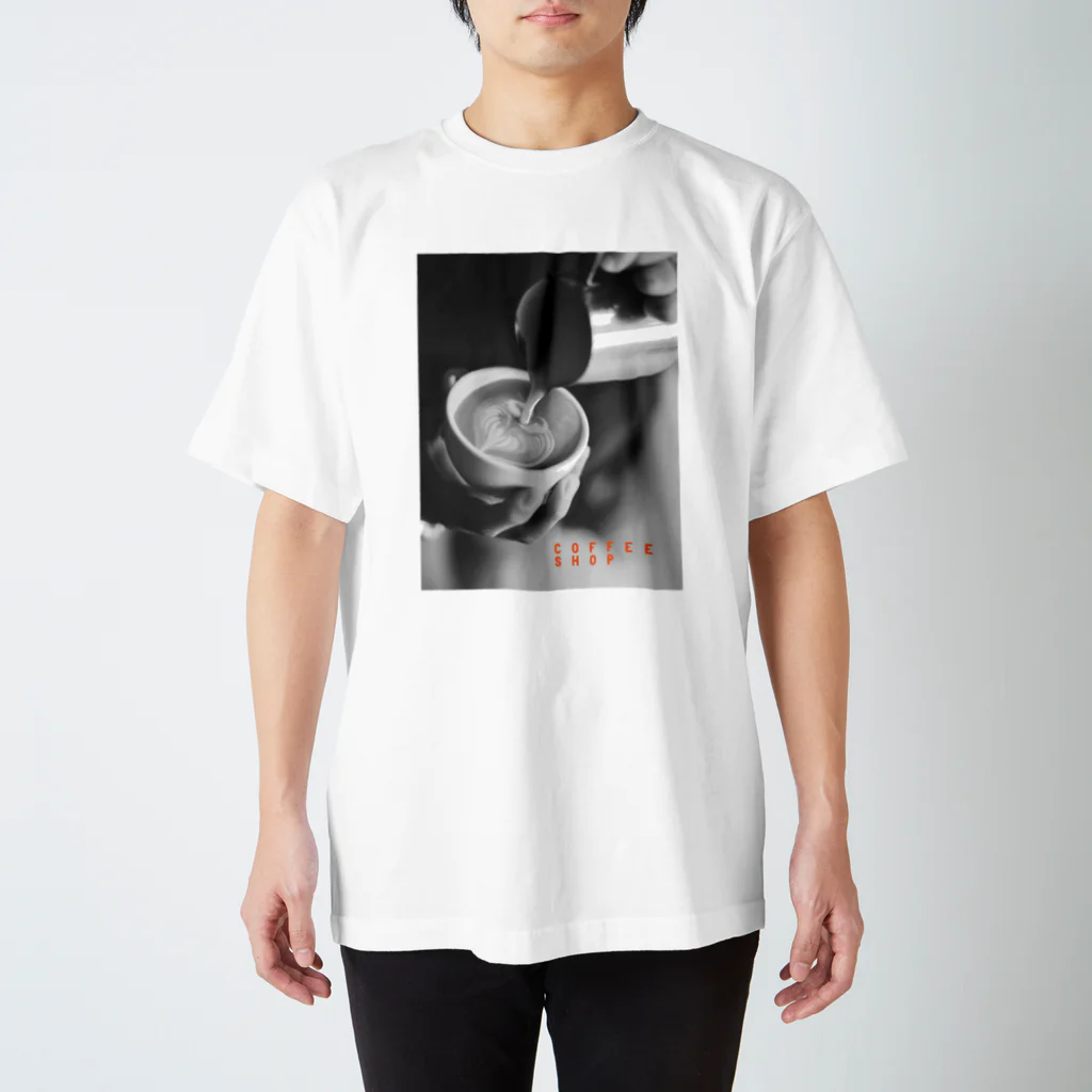 ココアカフェのラテ・アート Regular Fit T-Shirt