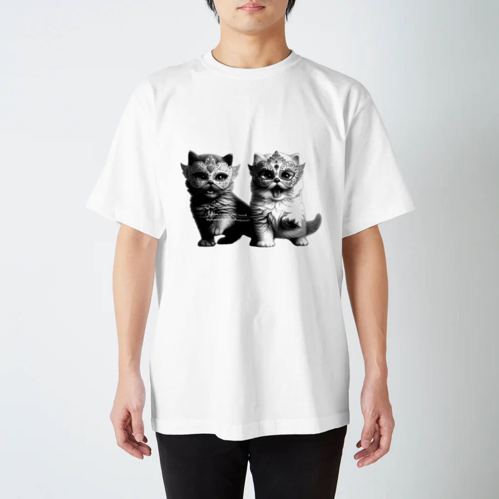 KVM｜kitten ＊ venetian-maskの仮面のロシアンブルーとチンチラペルシャ (透過/咆哮/ノアールver) Regular Fit T-Shirt