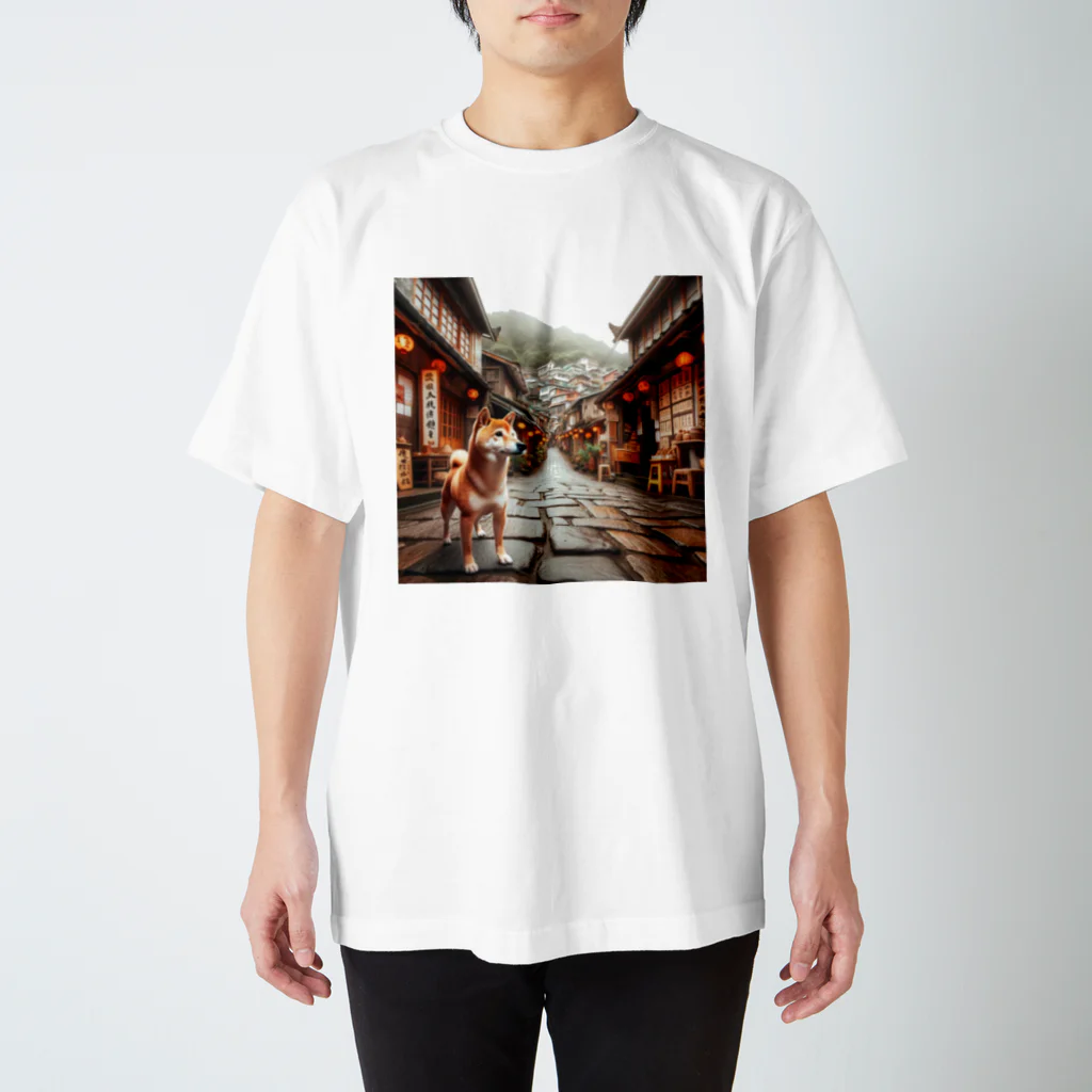 japantravelの柴犬の台湾散歩 Regular Fit T-Shirt