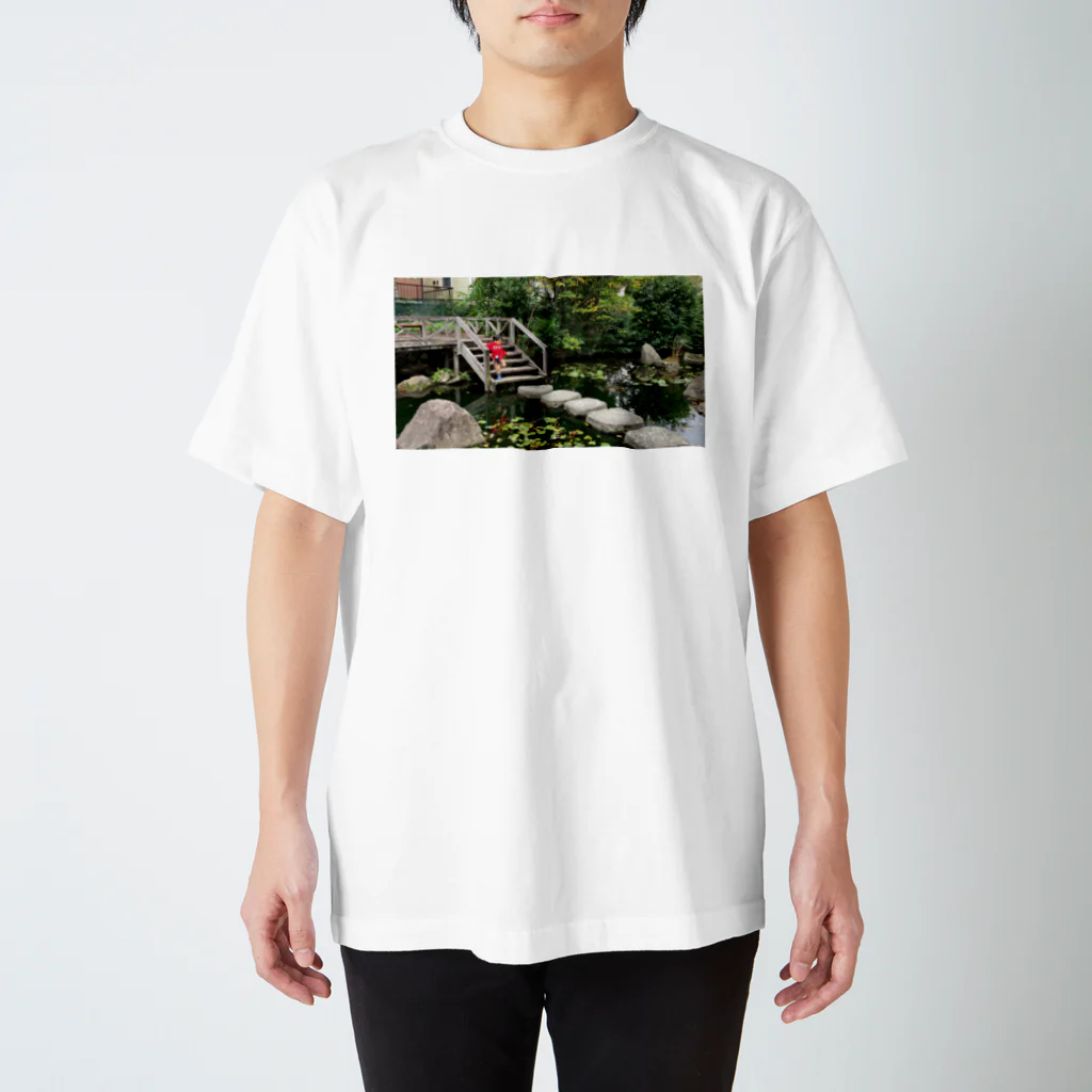 napori14の池のある風景 Regular Fit T-Shirt