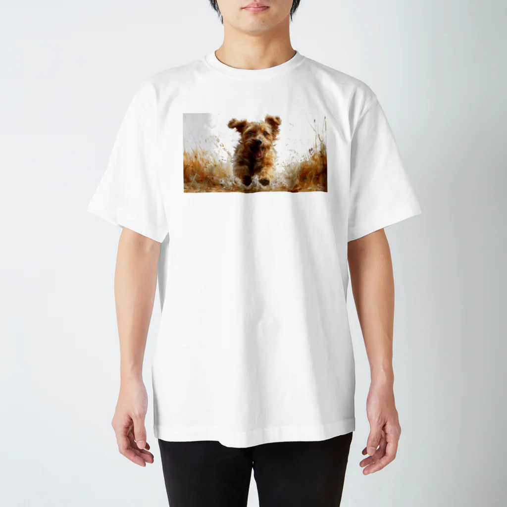 G.O.A.T.designの愛犬がこちらに駆け寄ってくる スタンダードTシャツ