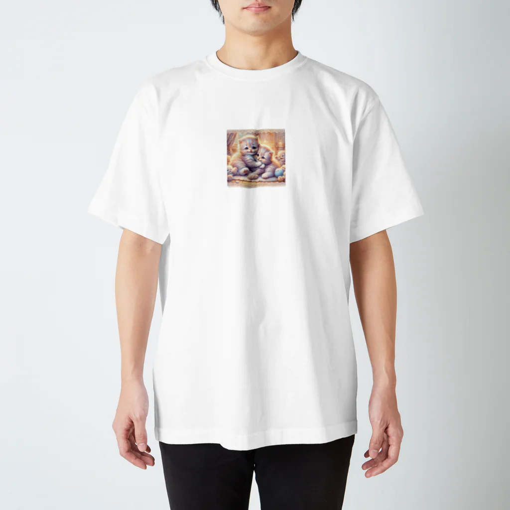 Yuya-Naganoの仲良く遊ぶ兄弟の猫 Regular Fit T-Shirt