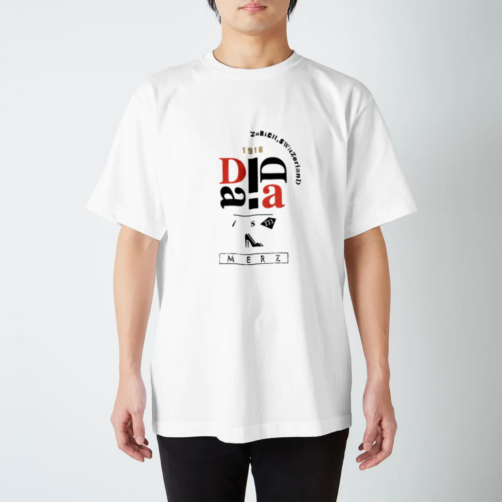 No.30_DesignWorks typographyのDadaism art Typography Design Regular Fit T-Shirt