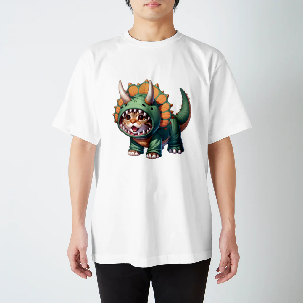 IloveCatのトリケラトプスのフードを被った子猫 Regular Fit T-Shirt