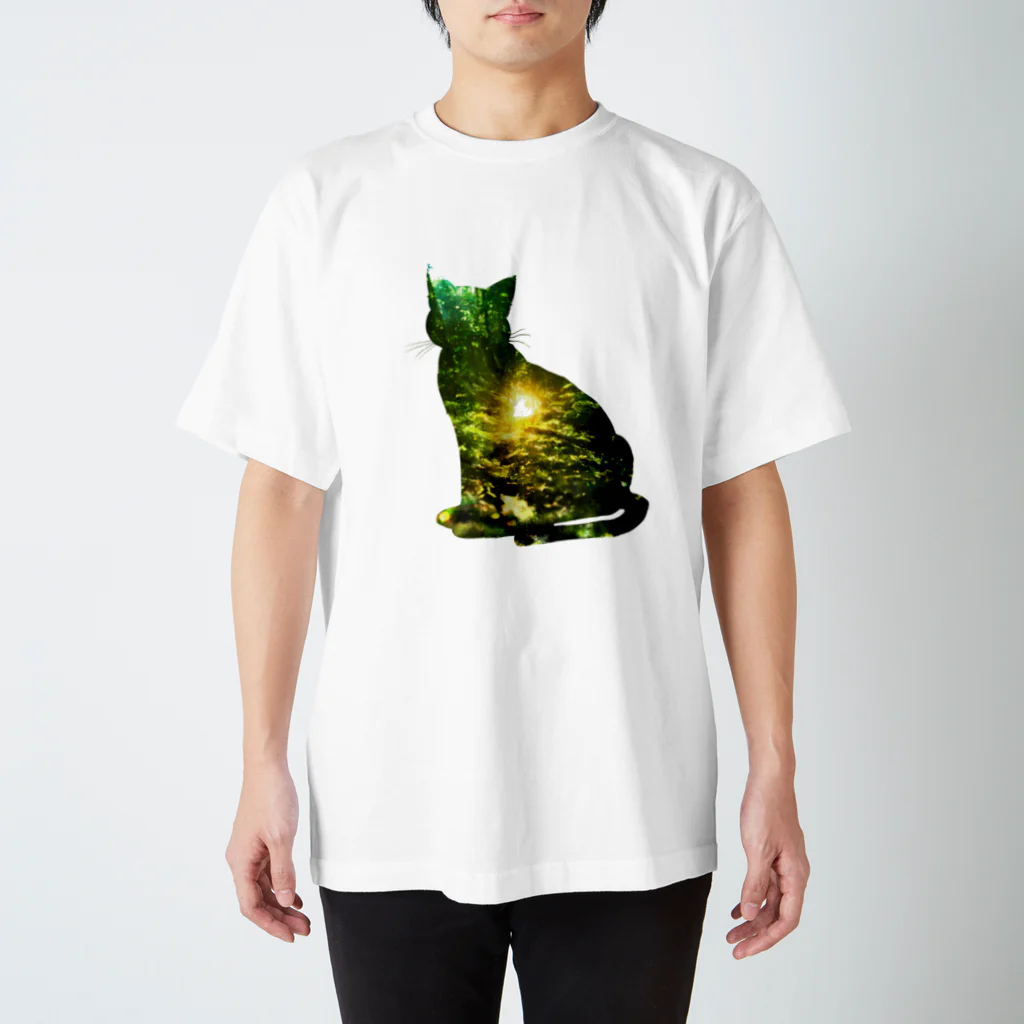 猫との風景の深い森と猫002 スタンダードTシャツ