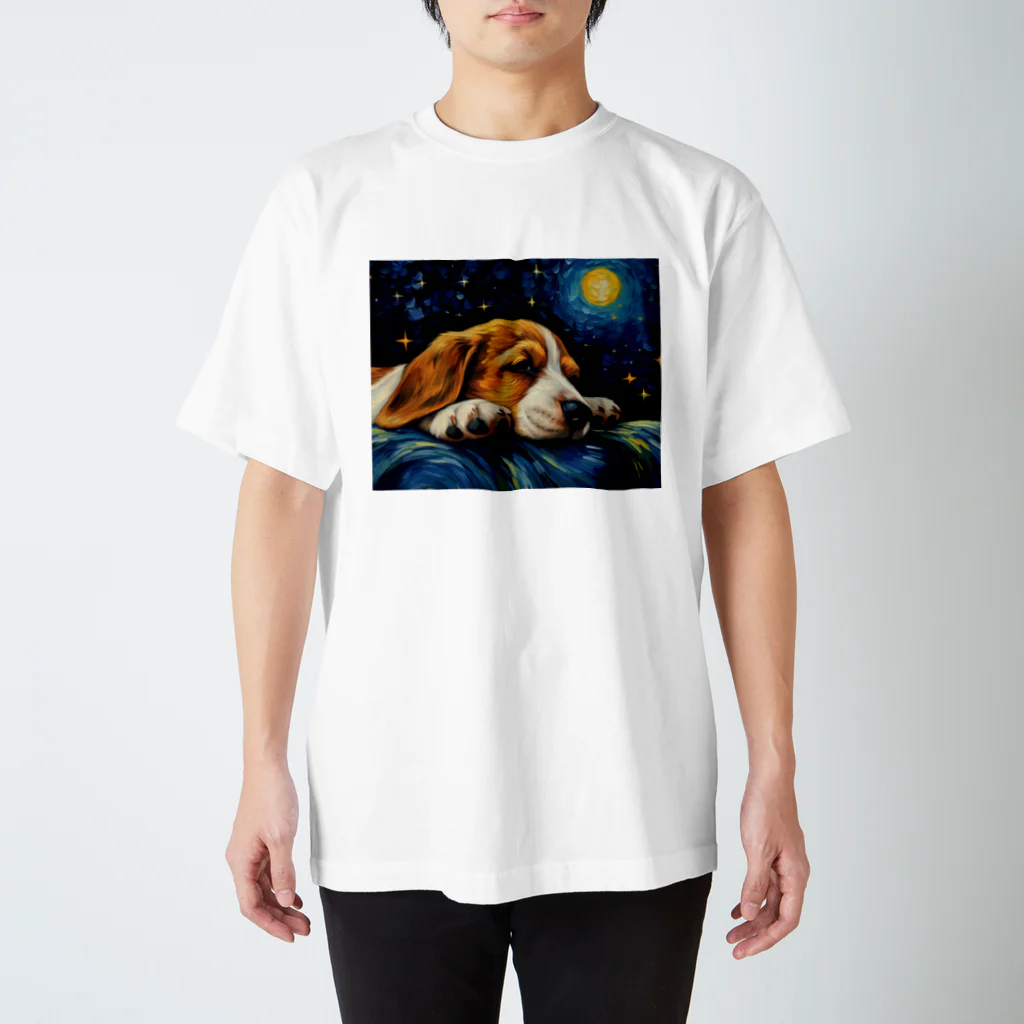 Dog Art Museumの【星降る夜 - ビーグル犬の子犬 No.2】 スタンダードTシャツ