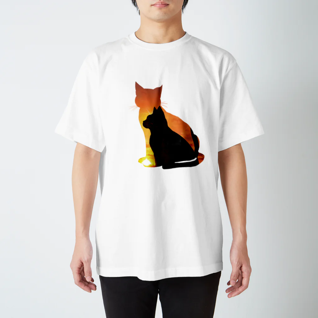 猫との風景の夕焼けと猫と猫001 スタンダードTシャツ