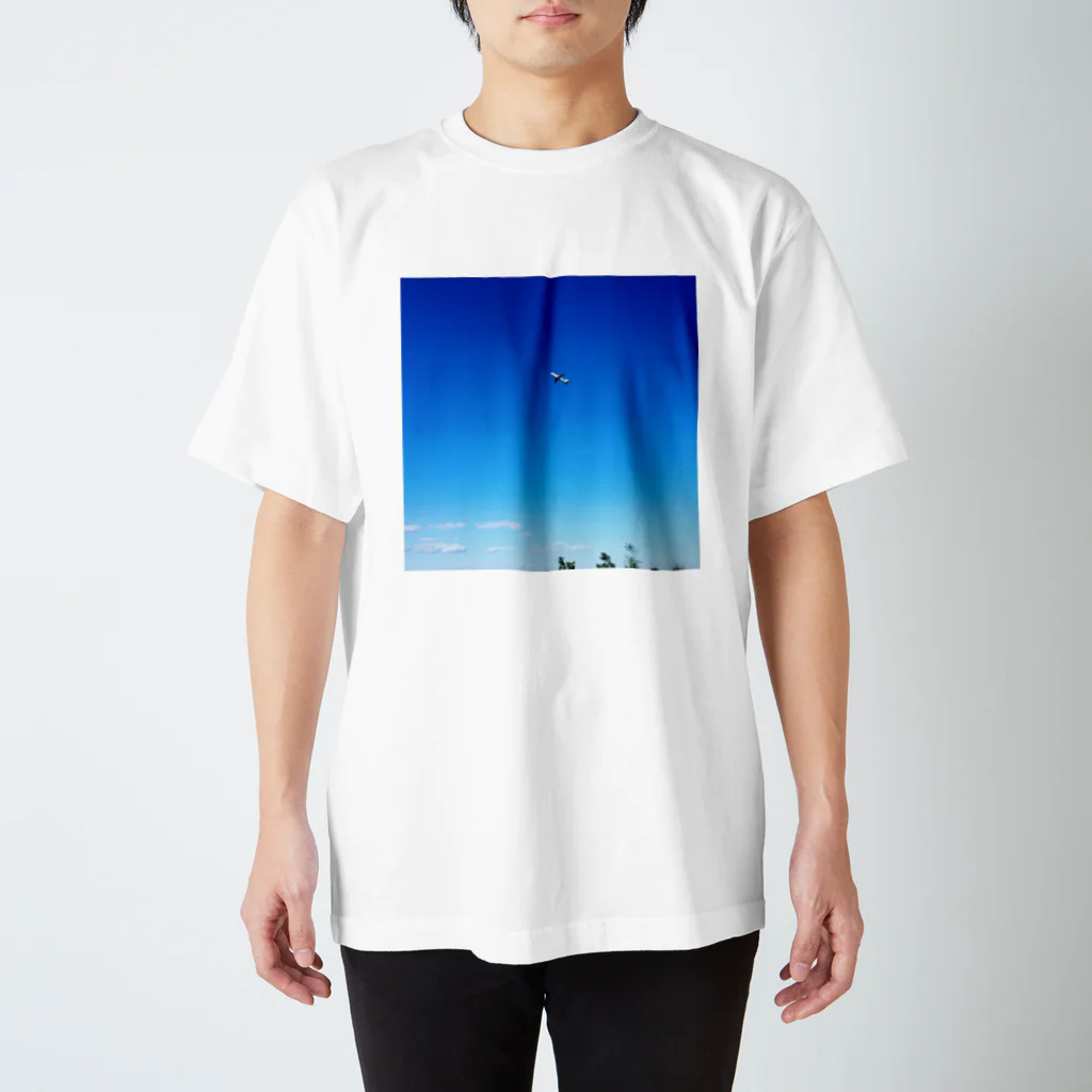 いちごみるくの空へ向かって Regular Fit T-Shirt