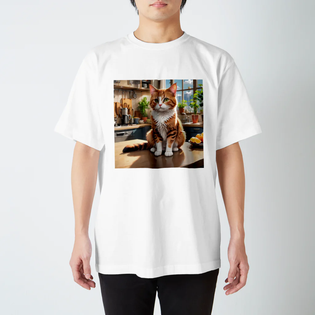 にゃんぼショップ🐈のごはんまちにゃんこ Regular Fit T-Shirt