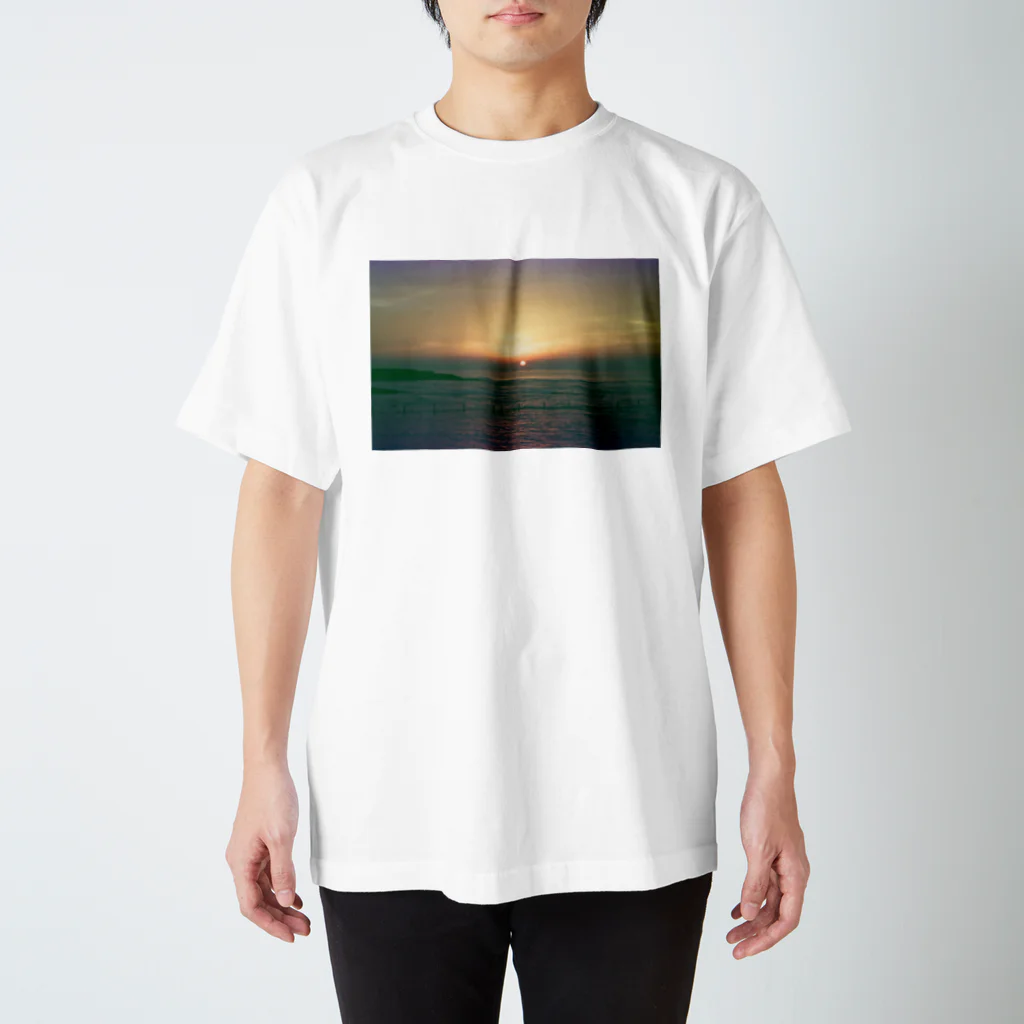 olddaysの日暮れの記憶 Regular Fit T-Shirt