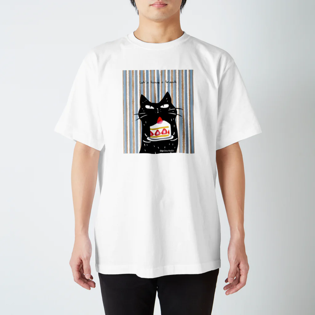 まつり猫ショップのLet's have a break ショートケーキ Regular Fit T-Shirt