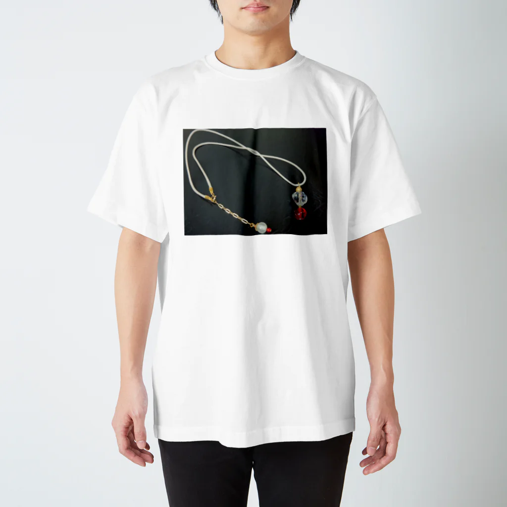 yisのアンティーク風ネックレス Regular Fit T-Shirt