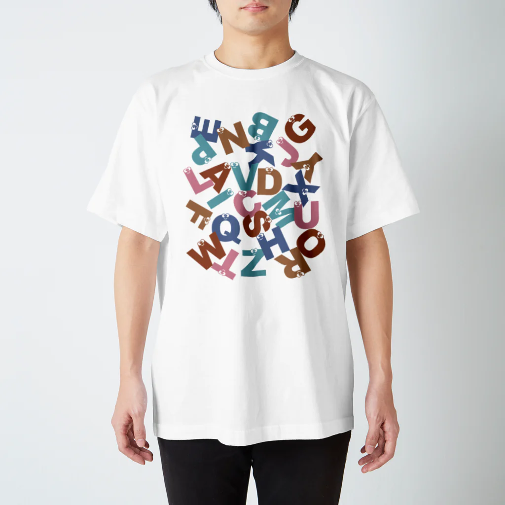 親子設計 CHIiKu MOJi『知育文字』のアルファベットメンメ付 Regular Fit T-Shirt