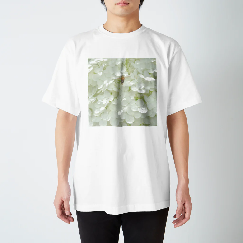 kanyの紫陽花とハチ_グリーン スタンダードTシャツ