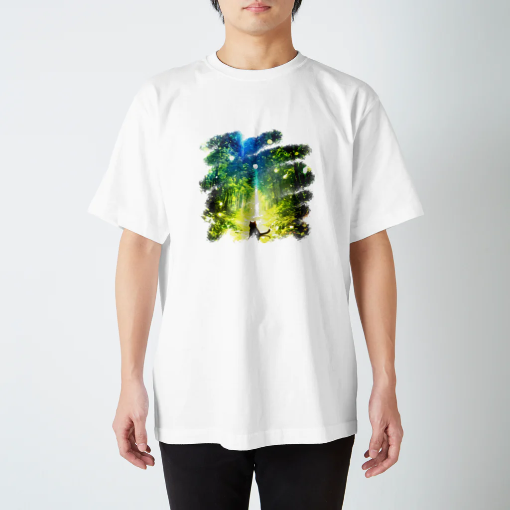 猫との風景の風景_森と猫037 Regular Fit T-Shirt