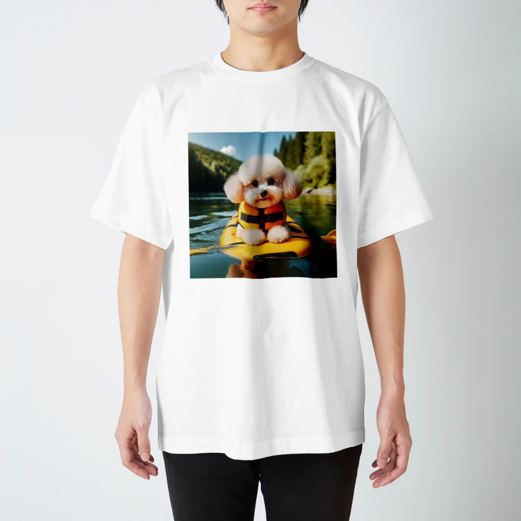 「ワンダーワールド」のボートで遊ぶ愛犬！ Regular Fit T-Shirt