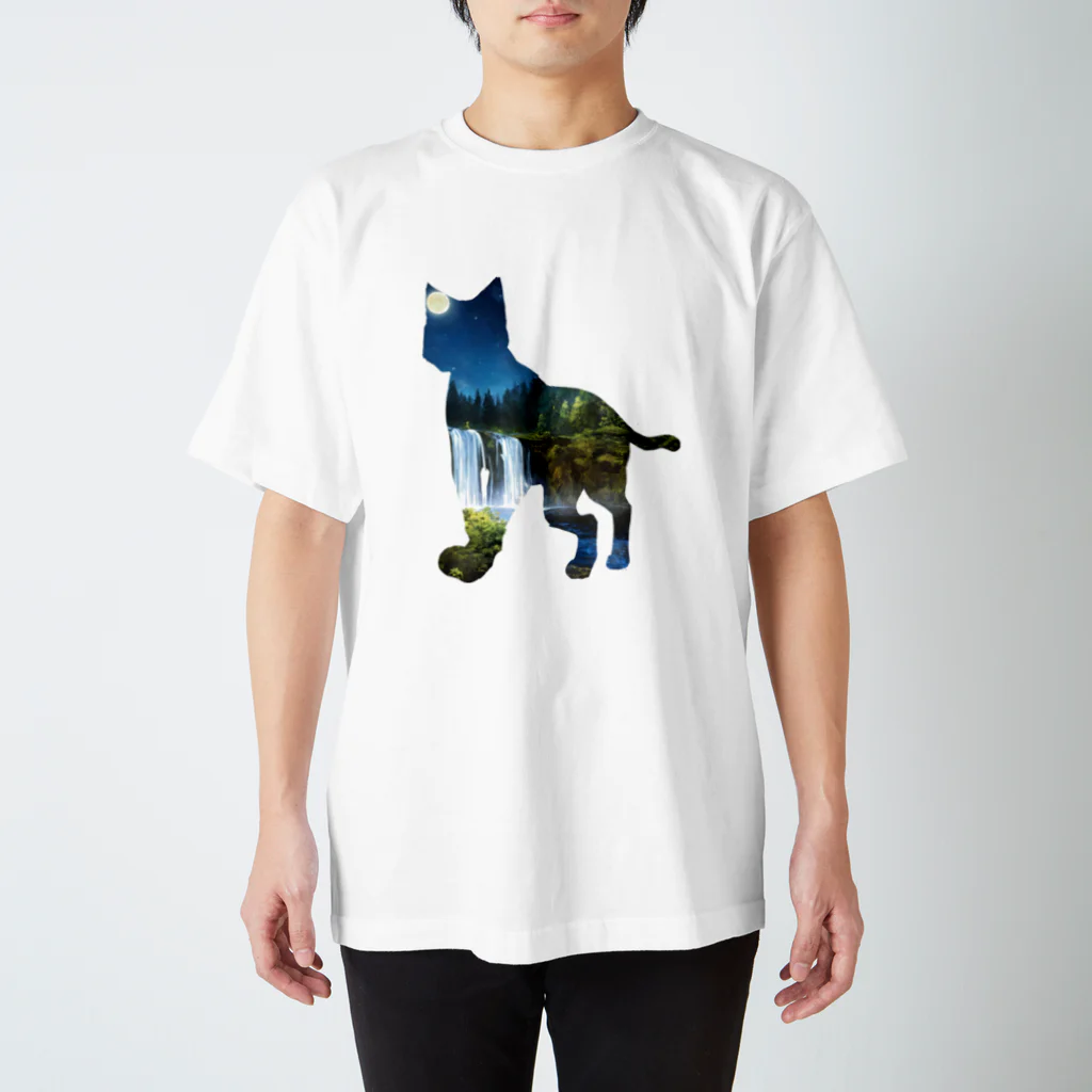 猫との風景の風景_滝と月と猫001 スタンダードTシャツ