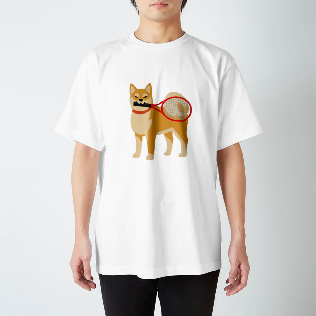 柴犬とテニスのテニスラケットと柴犬 スタンダードTシャツ