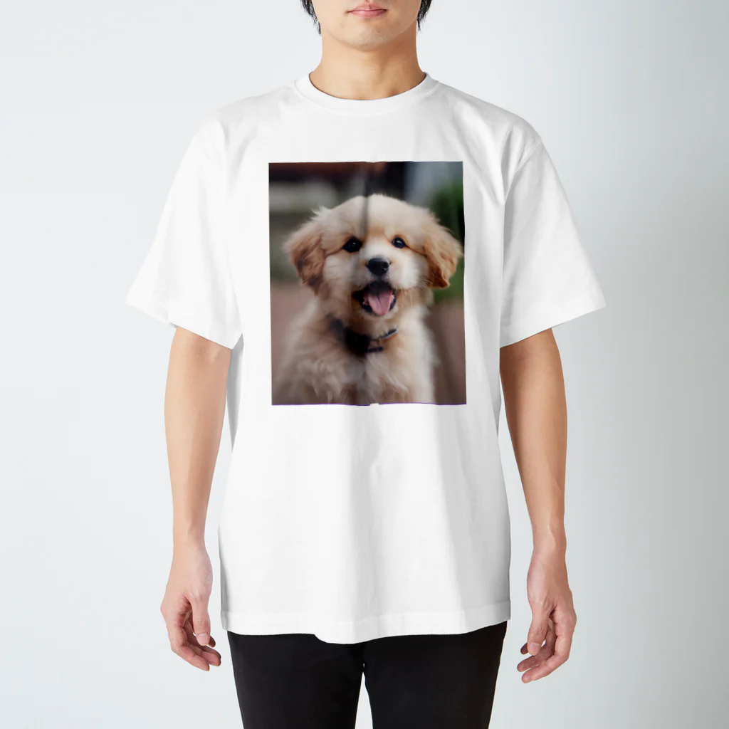 幸運招来の可愛い犬 スタンダードTシャツ