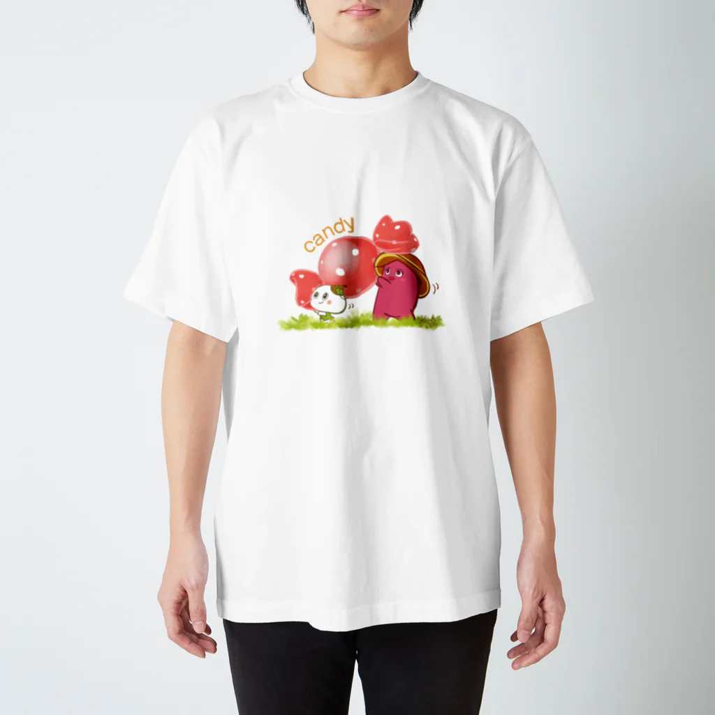 きいろびと_デザインのキャンディを運ぶこびとたち Regular Fit T-Shirt